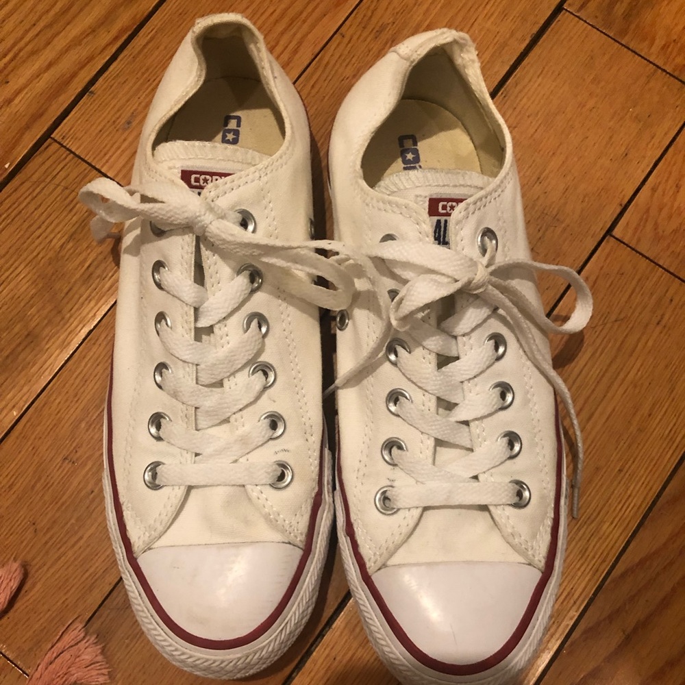 Converse Chuck Taylor - White Low Tops